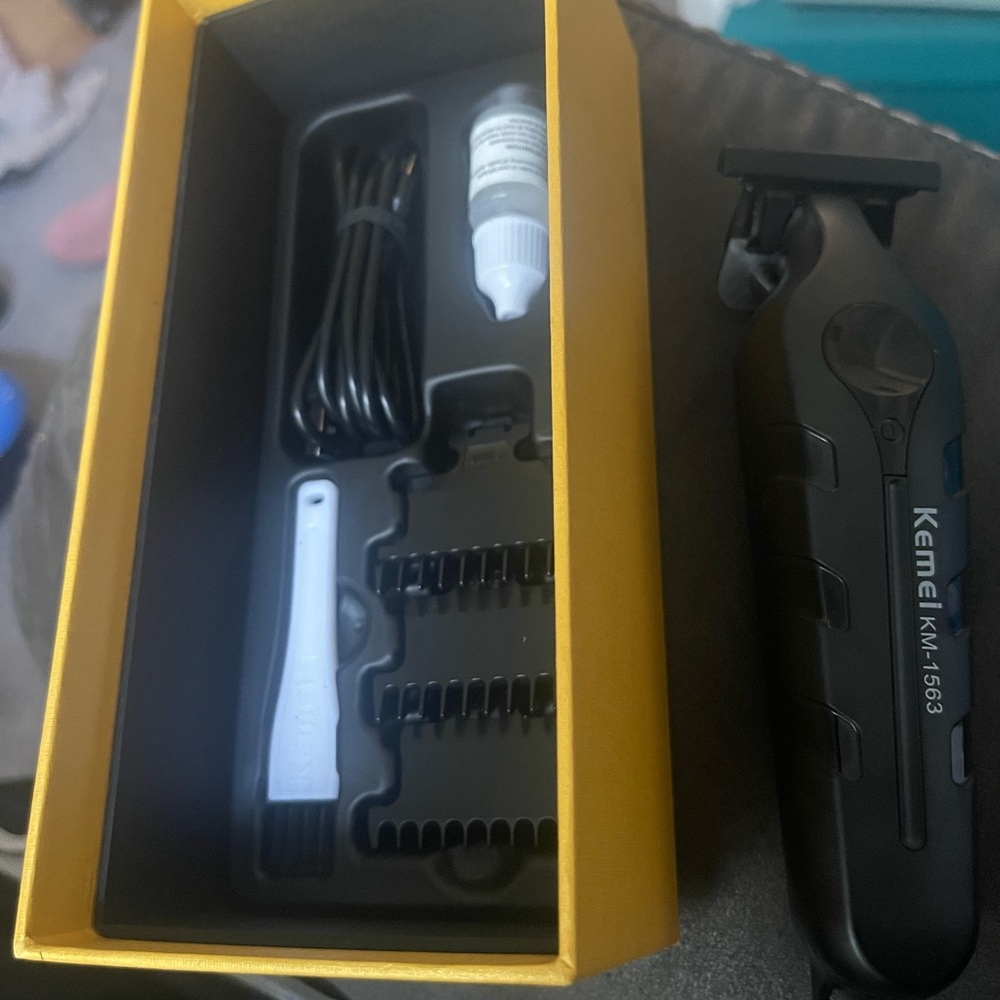 Black Electric Grooming Kit